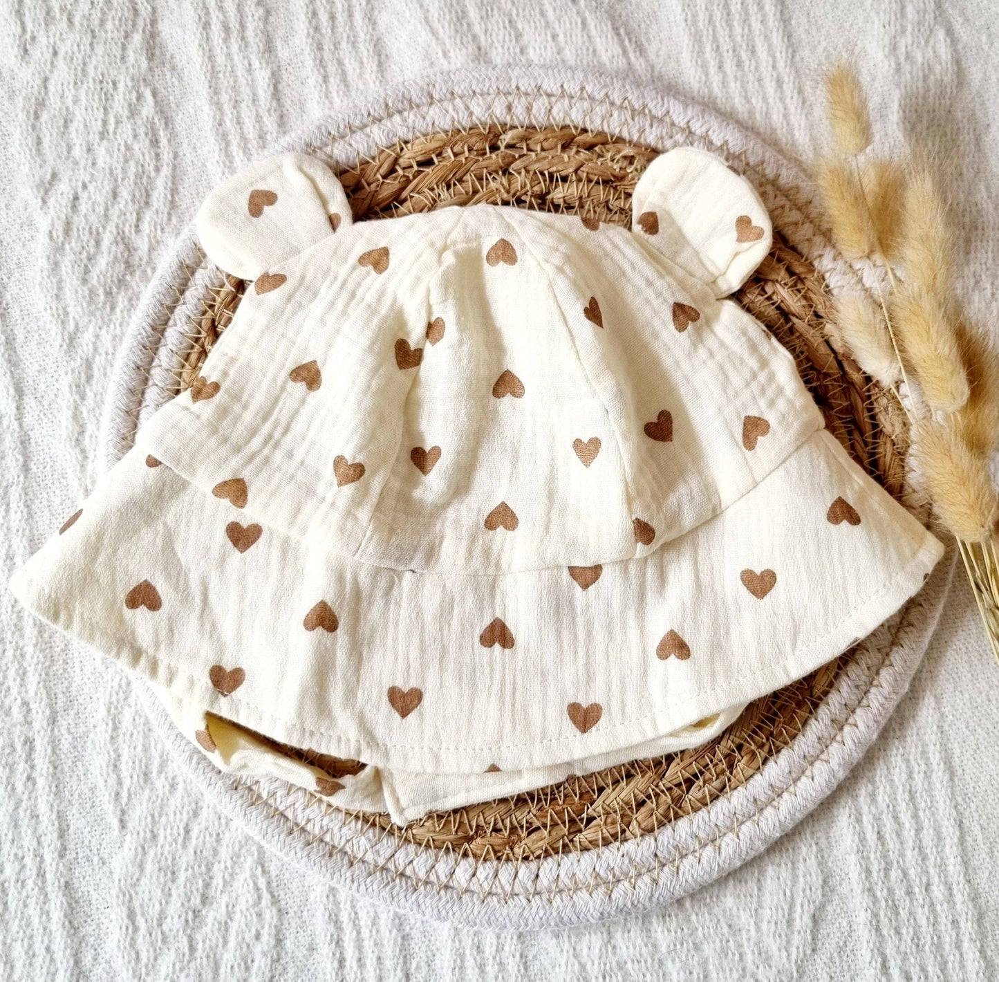 Sonnenhut für Babys - Beige mit Herzen