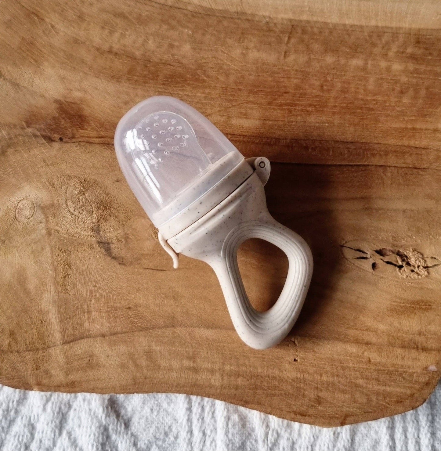 Fruchtschnuller / Fruit Feeder – sicher naschen & zahnen // Beige
