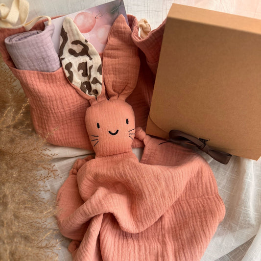 Zauberhafte Geschenkbox in Rosa zur Geburt