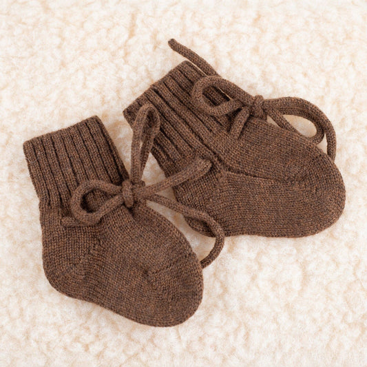 Handgefertigte Babysocken - Merinowolle - Braun